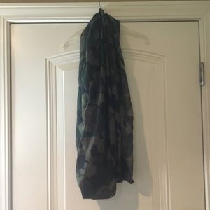 Camo scarf
